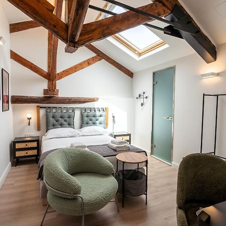 Issa Lesvos Hostel Μυτιλήνη Εξωτερικό φωτογραφία
