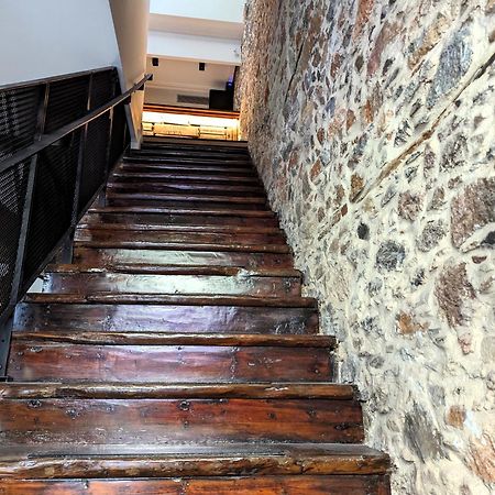 Issa Lesvos Hostel Μυτιλήνη Εξωτερικό φωτογραφία